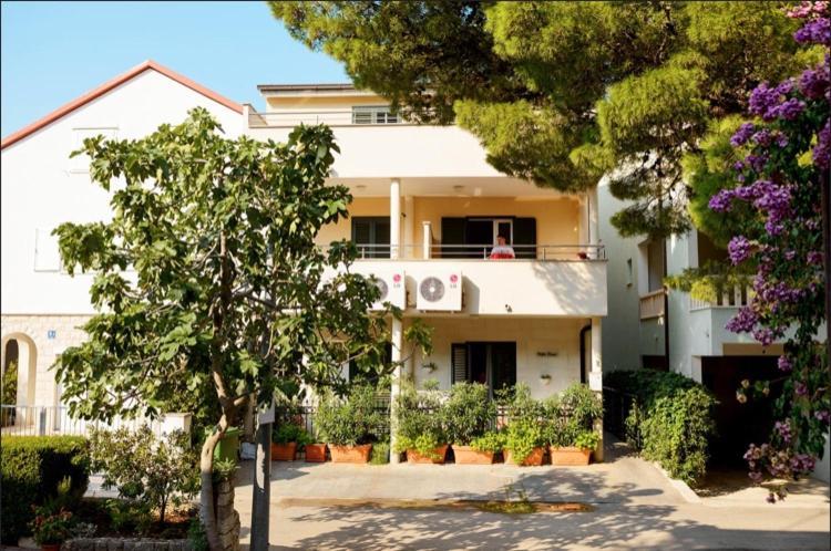 Hotel Vila Doris Baška Voda Exterior foto